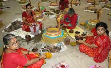 ஓம் பிரம்மம் பங்காரு அடிகளே ஓம்